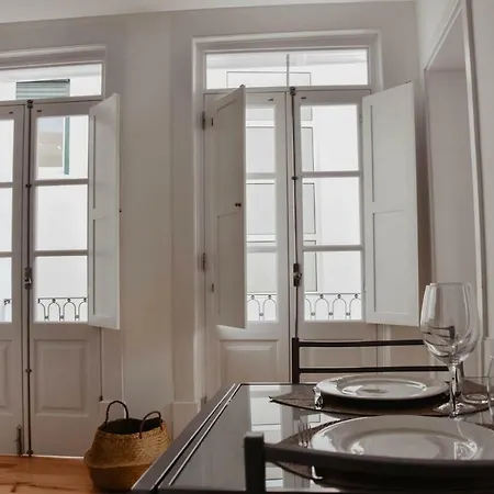 Acolhedor E Elegante Em Predio Tipico - Self Check In Coimbra