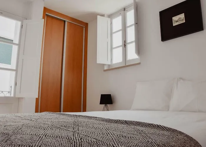 Acolhedor E Elegante Em Prédio Típico - Self Check In