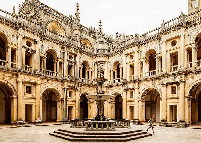 Acolhedor E Elegante Em Prédio Típico - Self Check In * Coïmbre