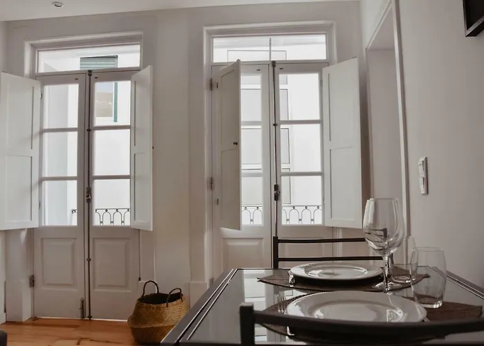 Acolhedor E Elegante Em Prédio Típico - Self Check In Coïmbre